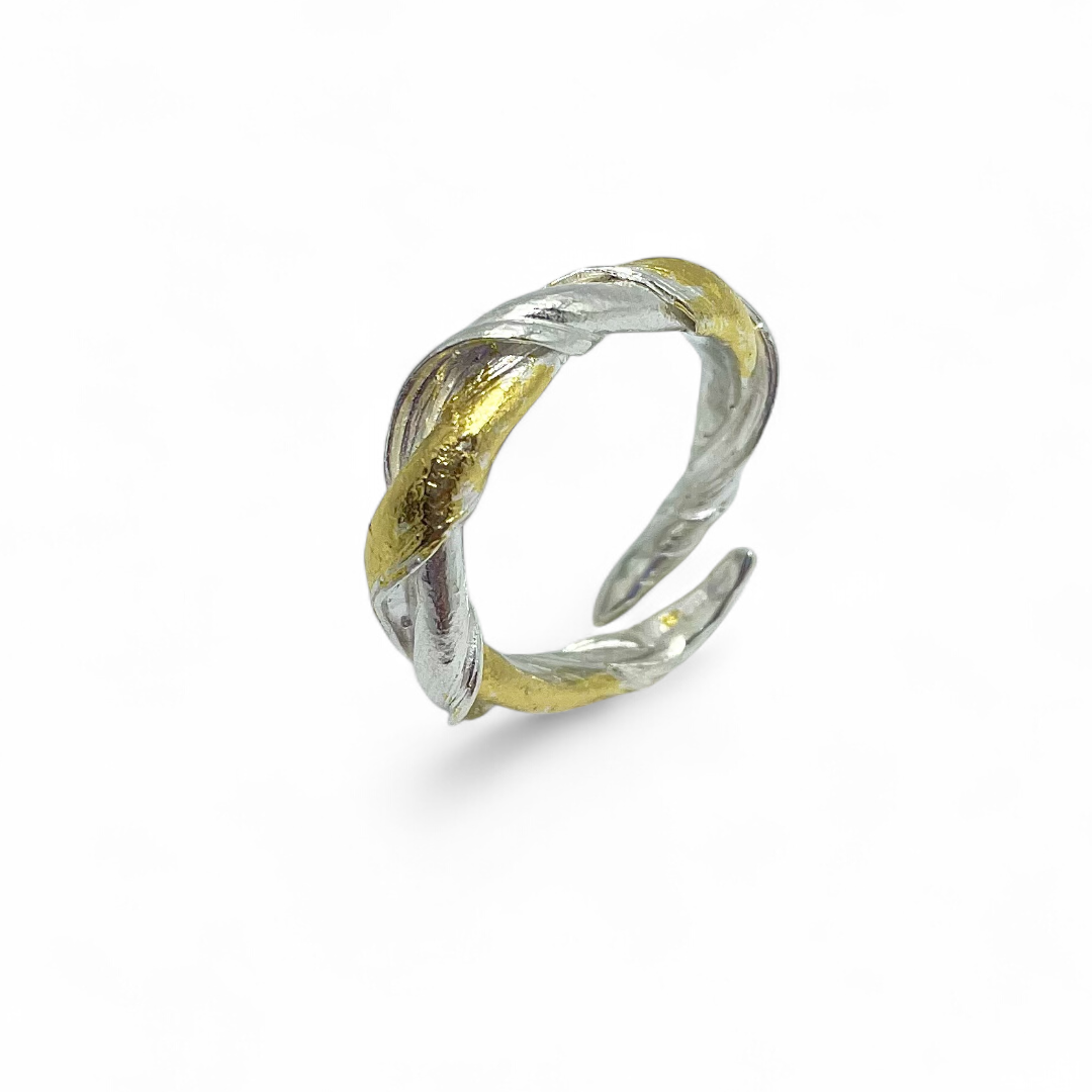 Twisted ring with gold leaf