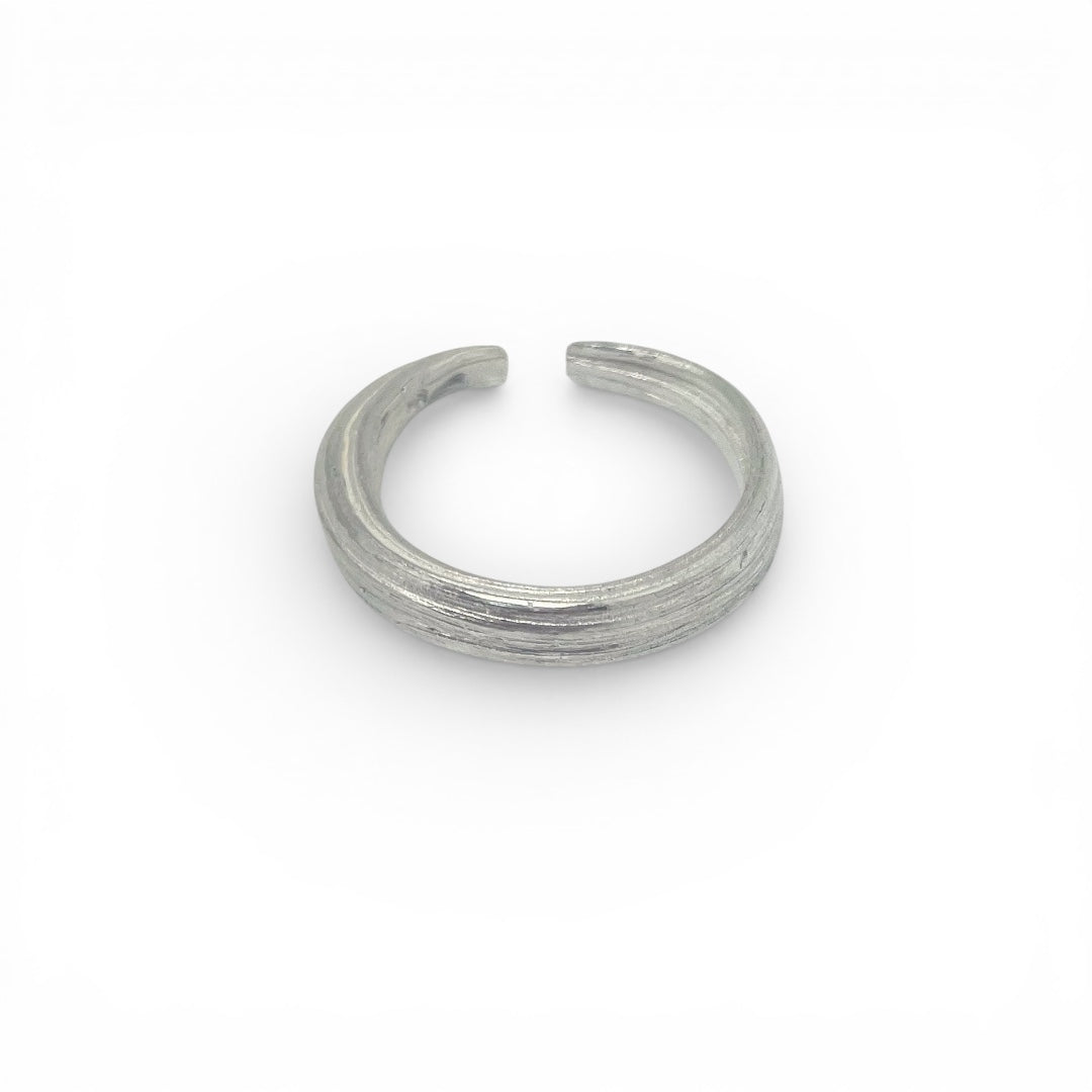 Open silver band