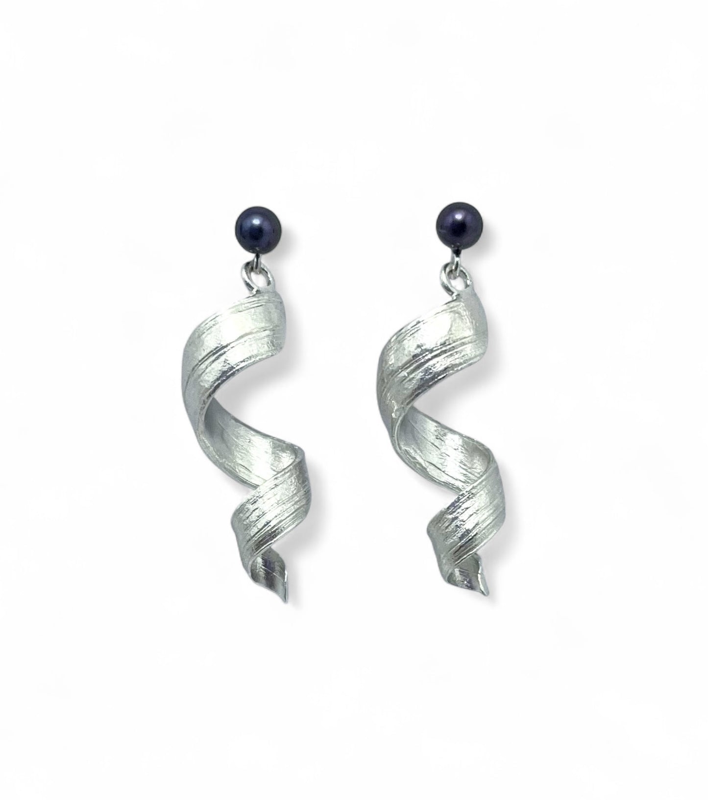 Swirl earrings with pearls - small