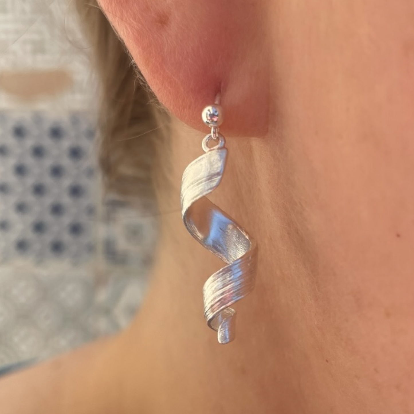 Swirl earrings - small