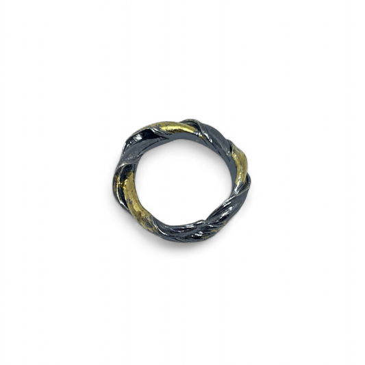 Gold vein ring