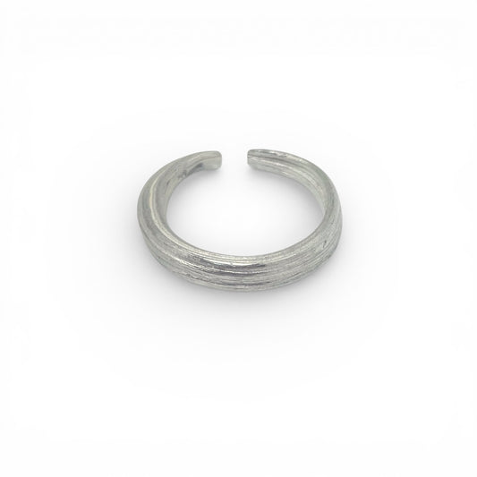 Open silver band