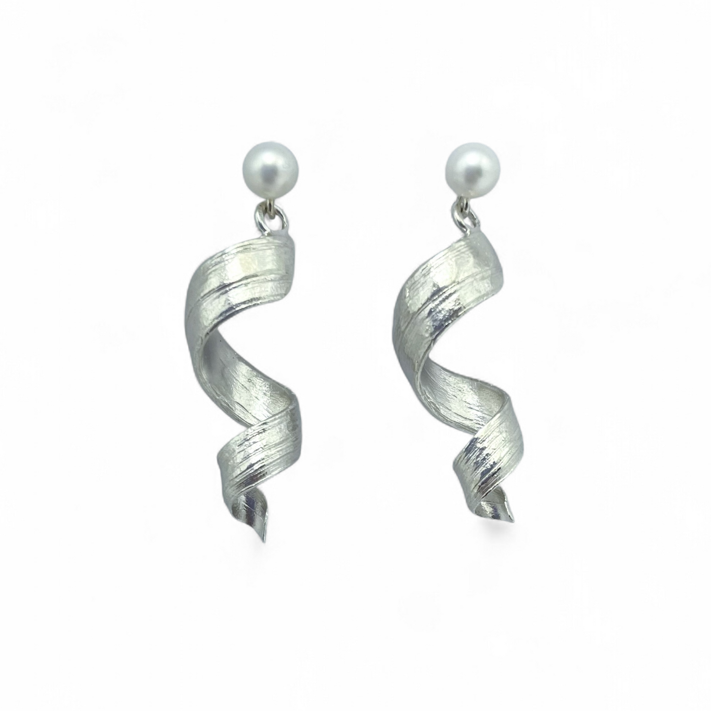 Swirl earrings with pearls - small